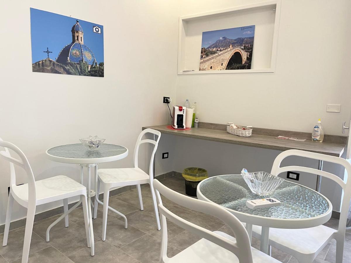 B&B Antichi Cortili Termini Imerese Εξωτερικό φωτογραφία