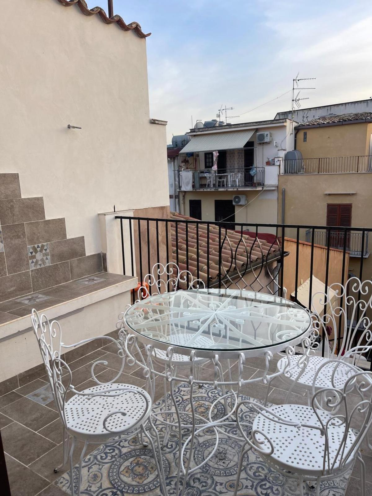 B&B Antichi Cortili Termini Imerese Εξωτερικό φωτογραφία